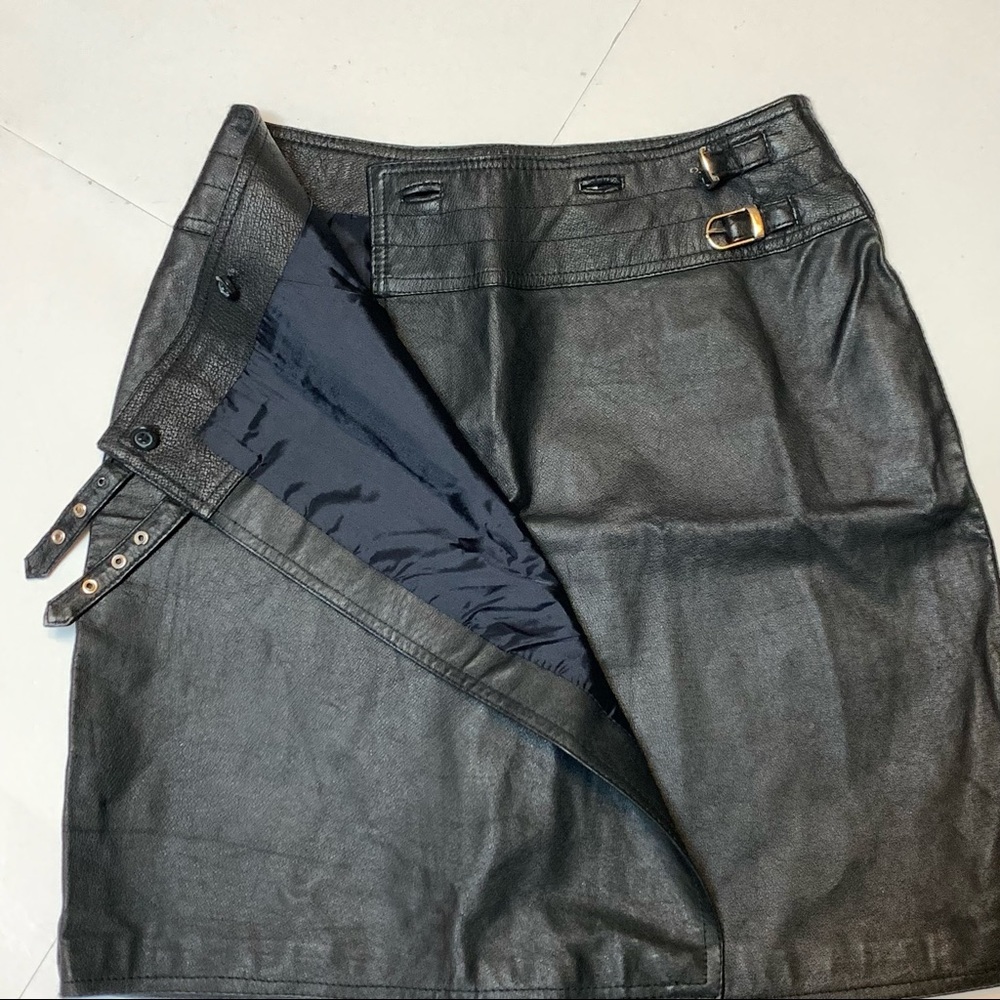 Newport News 100% Leather Wrap Front Buckle Closure Skirt Black Size 10 - Picture 3 of 8